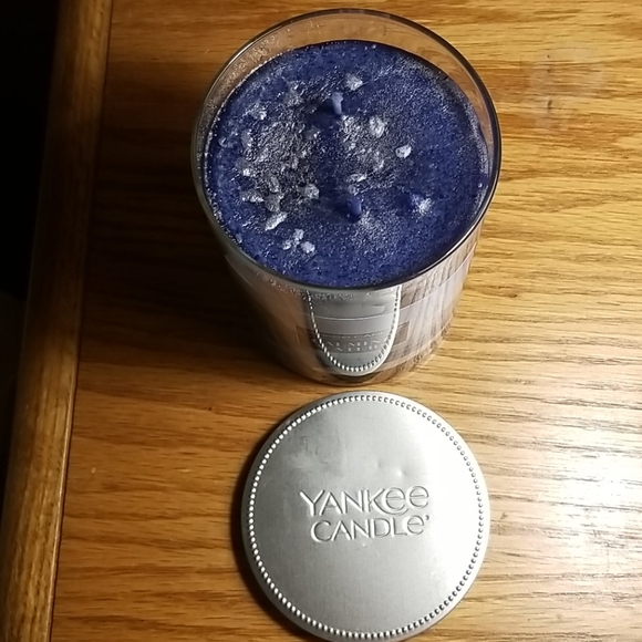 YANKEE CANDLE 20oz - Picture 2 of 4